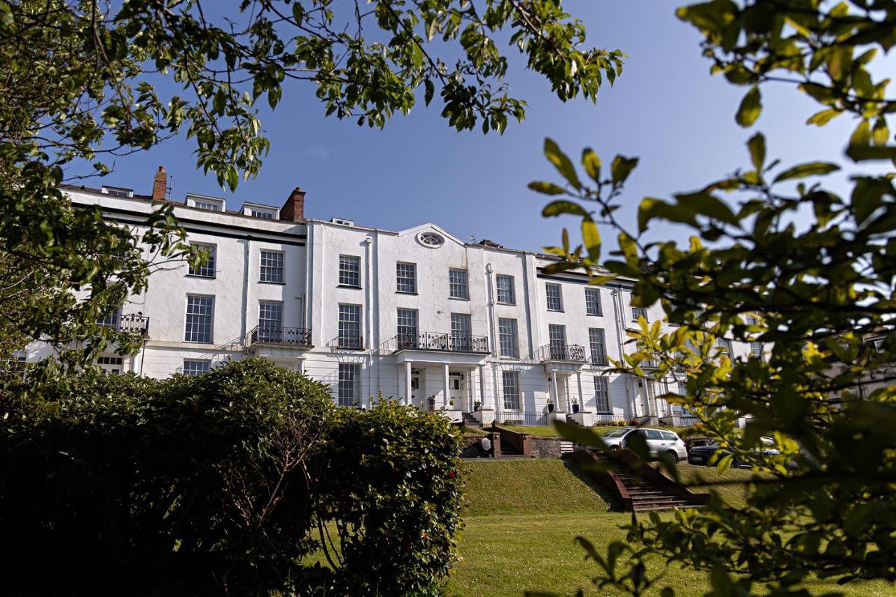 Paramount Apartments Ilfracombe, Arty Seaside Holiday Apartments Exterior foto